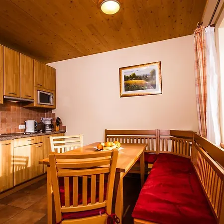 Monarchia Park Üdülőpark 3*