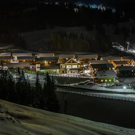 Monarchia Park Aldeamento Turístico