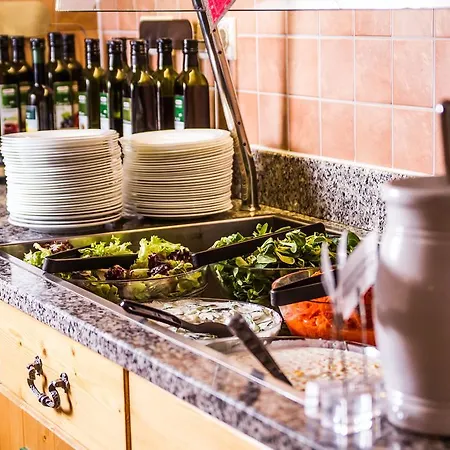 Aldeamento Turístico Monarchia Park 3*