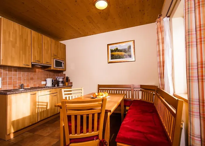 Monarchia Park منتزه العطل 3*