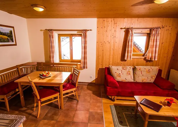 Monarchia Park لاختال